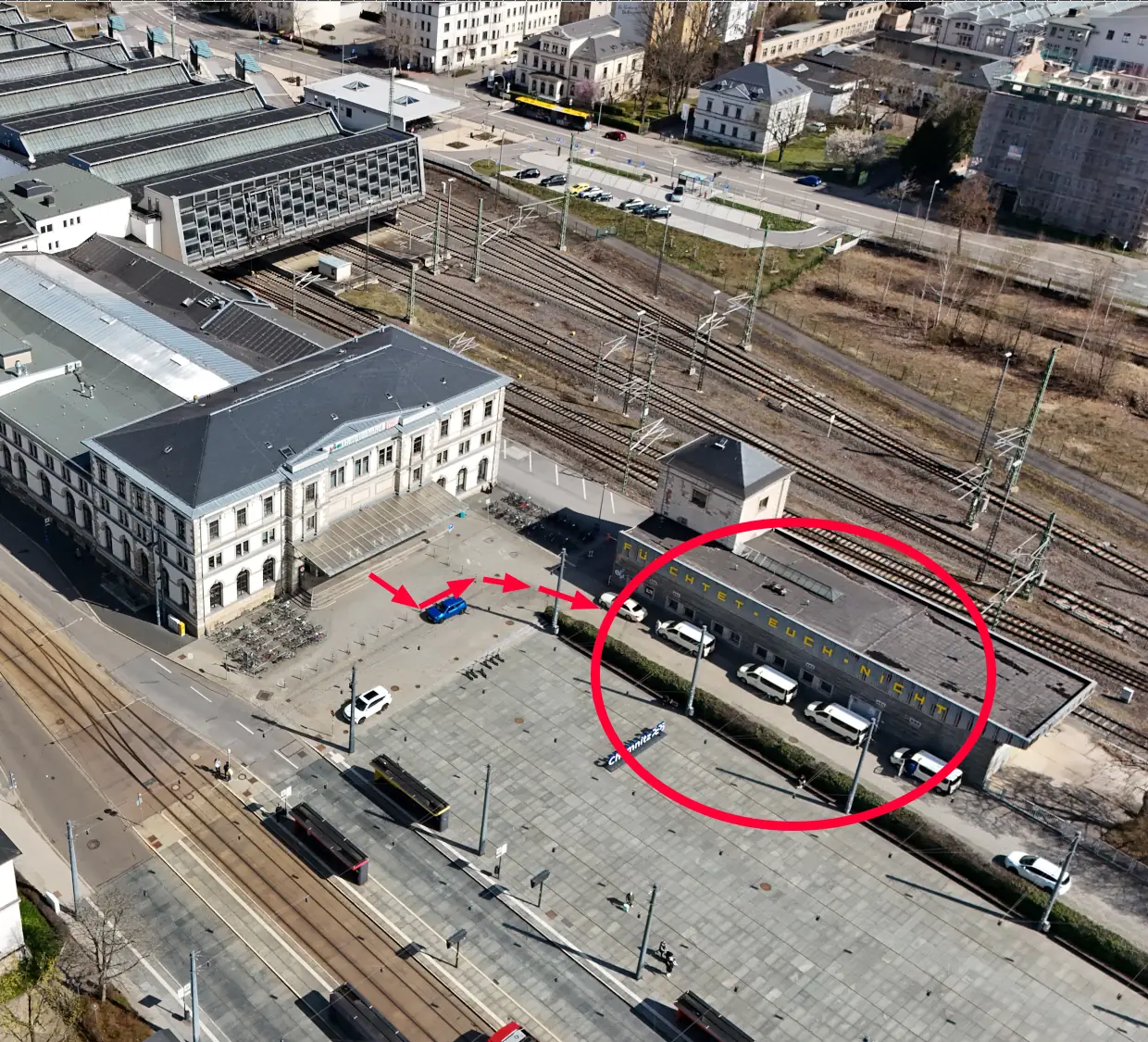 Taxi-Halteplatz am Hauptbahnhof Chemnitz aus der Luft